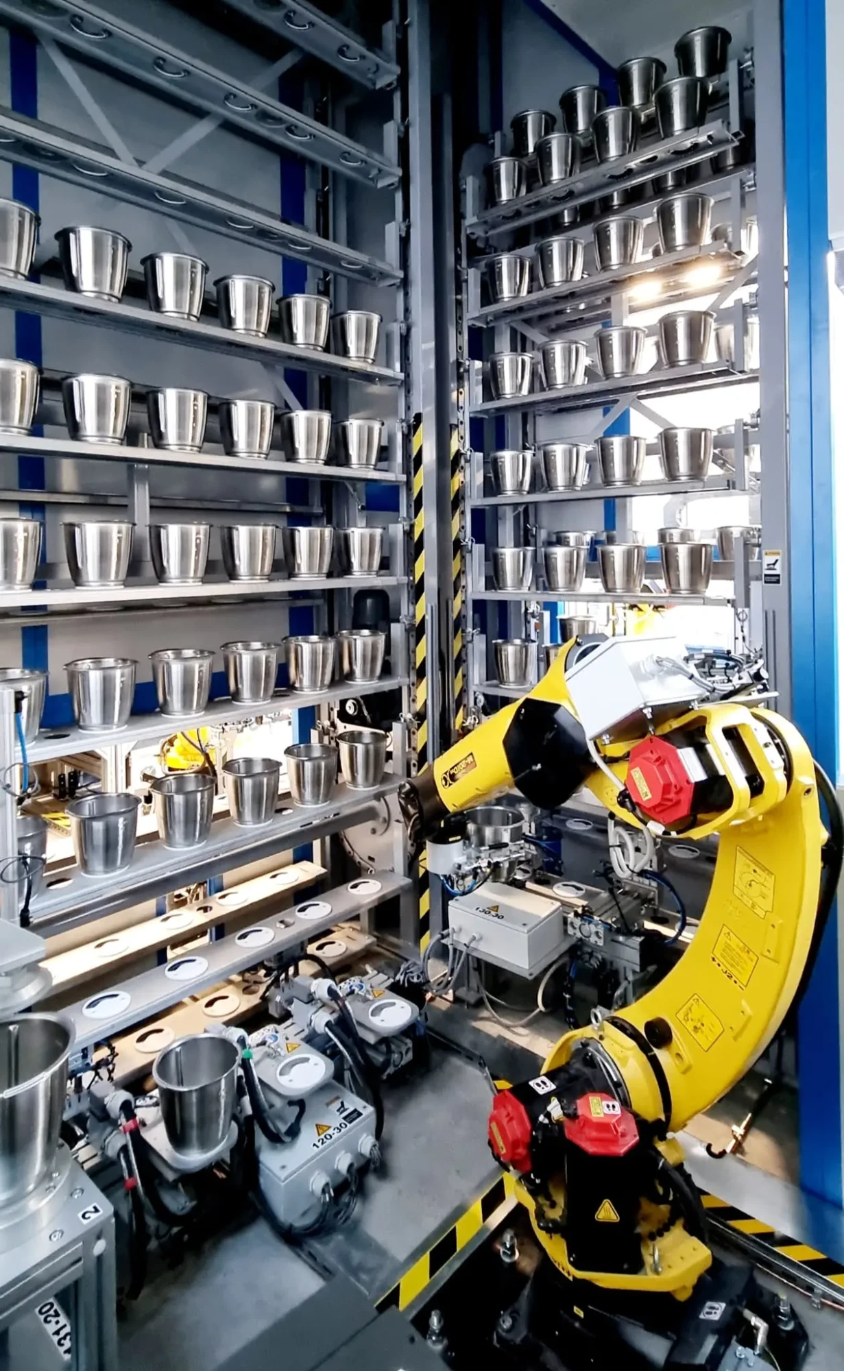 Robot avec plusieurs pièces